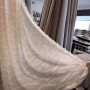 Бяло ленено перде с релефни фигури